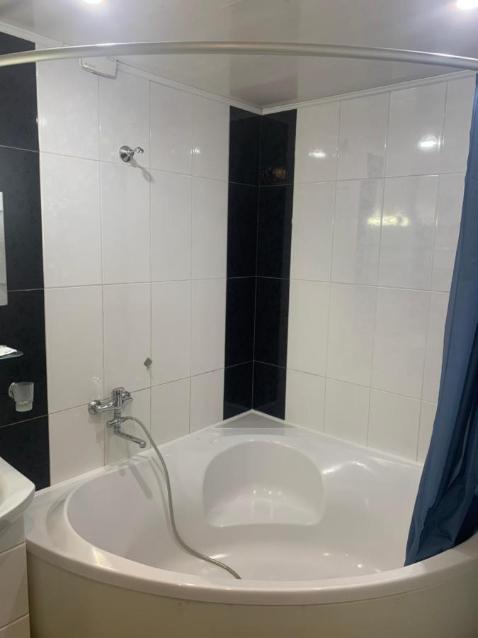 Cozy And Comfortable Apartment Cherkasy Luaran gambar